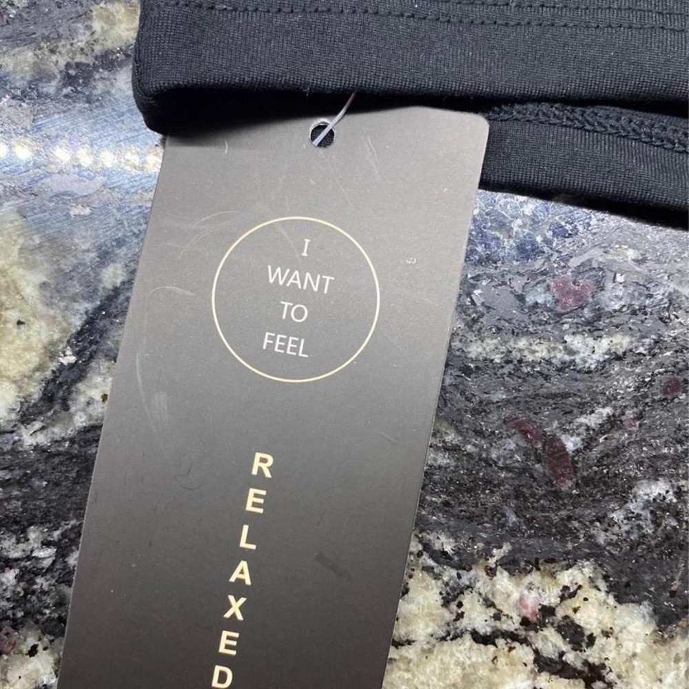 I want to feel RELAXED Sports Bra NWT, Black, sz Small - Picture 5 of 6